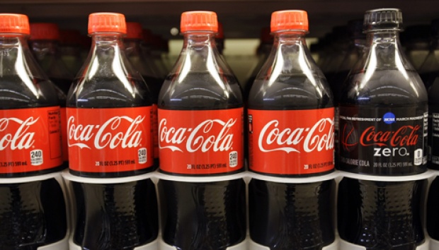 Membersihkan Peralatan Rumah Tangga Dengan Minuman Cola