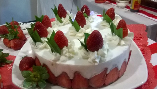 Resep Cake Merah Putih Ala Sisca Soewitomo