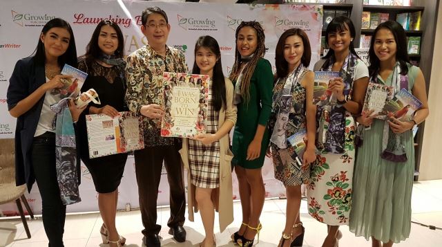 Finalis Putri Indonesia Luncurkan Buku Motivasi 