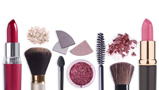  Daftar Alat Make Up yang Aman Dipinjamkan dan Dilarang