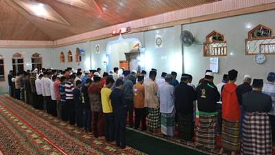 Masih Malas Sholat Shubuh di Masjid? Anda Akan Malu Baca Kisah Ini