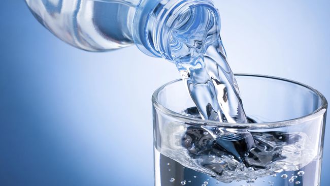 Orang Gemuk Harus Minum Air Putih Lebih Banyak