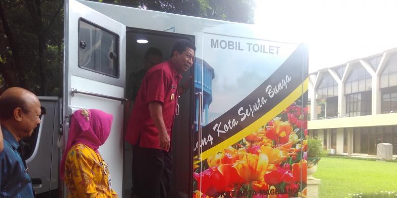 Agar Warga Tak Buang Air Sembarangan, Mobil Toilet Keliling Diluncurkan
