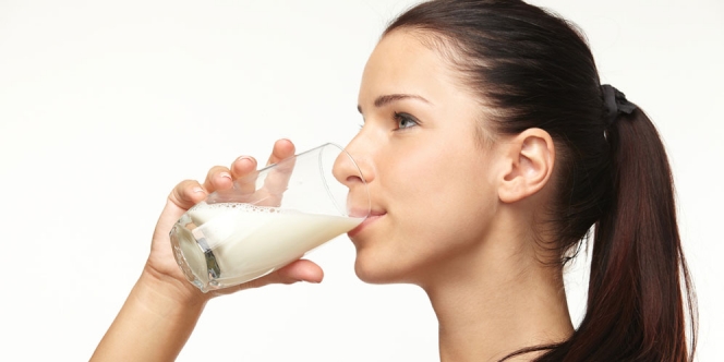 7 Manfaat Susu yang Menjadi Alasan Kita Perlu Minum Susu Tiap Hari