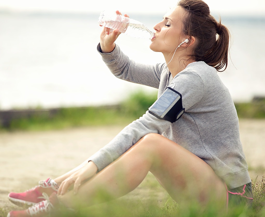 Fakta Tentang Air Minum Alkali. Benarkah Menetralkan?