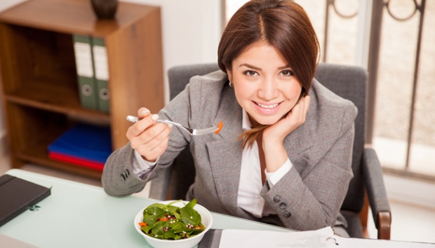 Cara Memanfaatkan Sisa Waktu Makan Siang