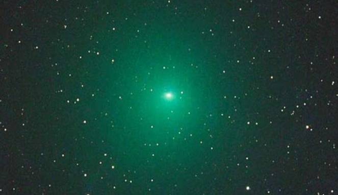 Komet Hijau Kebiruan Melesat saat Malam Tahun Baru 2017