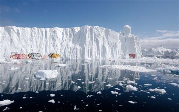 Dua Srikandi Pertama Indonesia Berhasil Mencapai Puncak Vinson Massif, Antartika