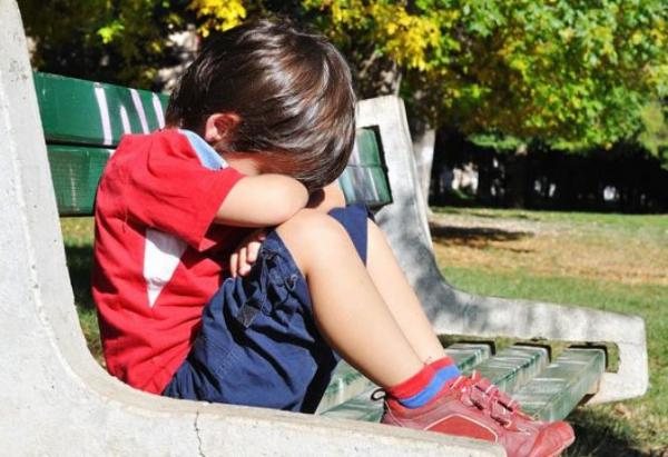 Peran Guru dan Orang Tua untuk Mengatasi Sifat Pemalu Anak