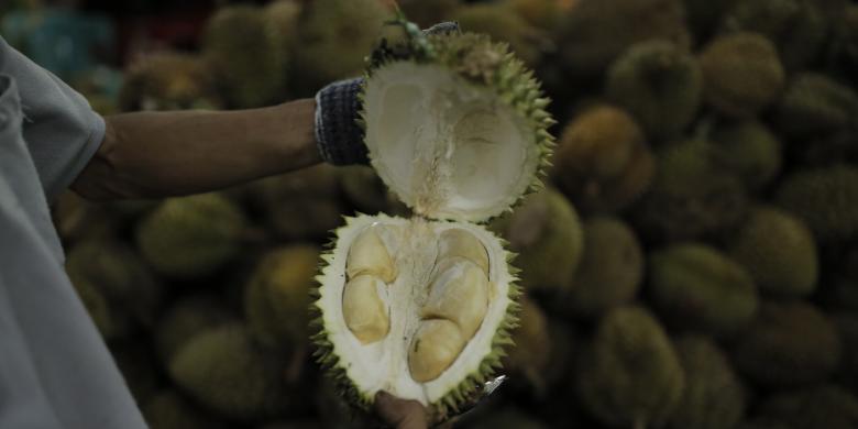 Mana yang Benar, Harga Durian Dihitung Per Butir atau Kilogram?
