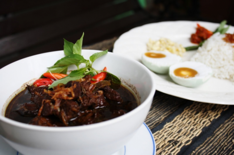 5 Makanan Indonesia Yang Memiliki Nama Aneh