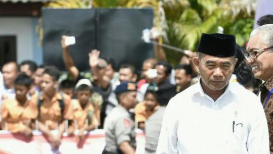 Himbauan Mendikbud, Tahun Ajaran Baru Menyanyikan Lagu Kebangsaan sebagai Pendidikan Karakter 