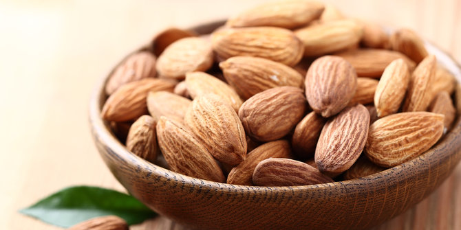 Manfaat Ngemil Kacang Almond untuk Kesehatan Otak