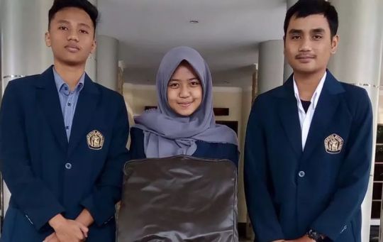 Tiga Mahasiswa Universitas Brawijaya Ciptakan Alas Antikantuk