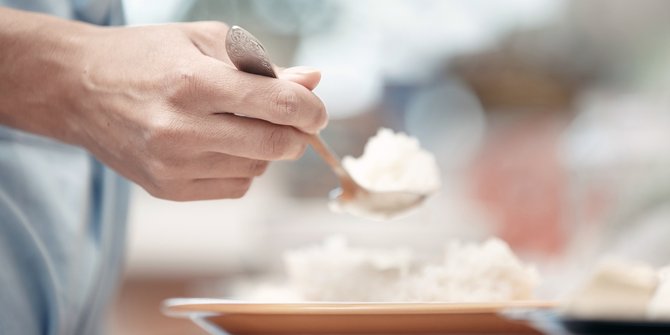 4 Manfaat sehat yang bisa kamu dapatkan dari kurangi makan nasi