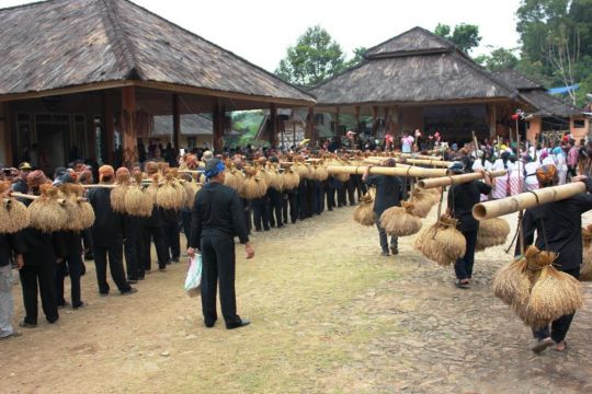 Ritual Seren Taun Masyarakat Sunda untuk Mensyukuri Hasil Panen