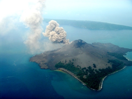 Perkembangan Gunung Krakatau