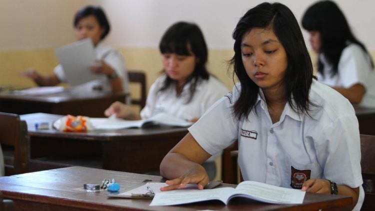 Yuk Lihat Kenangan Manis dan Pahit Tentang Ujian Nasional yang Kita Semua Alami di SMA Dulu