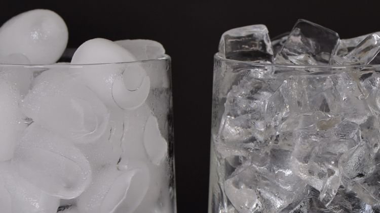 Cara Mudah Bedakan Es Batu dari Air Matang VS Air Mentah. Ini Tipsnya!