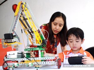 Dirikan Sekolah Robotika, Agur Membantu Salurkan Bakat Anak Indonesia