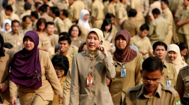 Bagaimana Nasib Honorer di Sekolah Negeri?