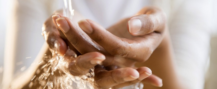 Lebih Efektif Mana, Cuci Tangan Pakai Air Panas atau Dingin?