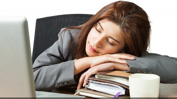 Pentingnya Tidur Siang di Sela-sela Jam Kerja