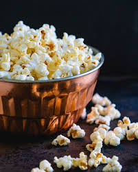 9 Trik Bikin Popcorn Sendiri yang Anti Gosong dan Mengembang Sempurna. Oo, Gini Toh Caranya?