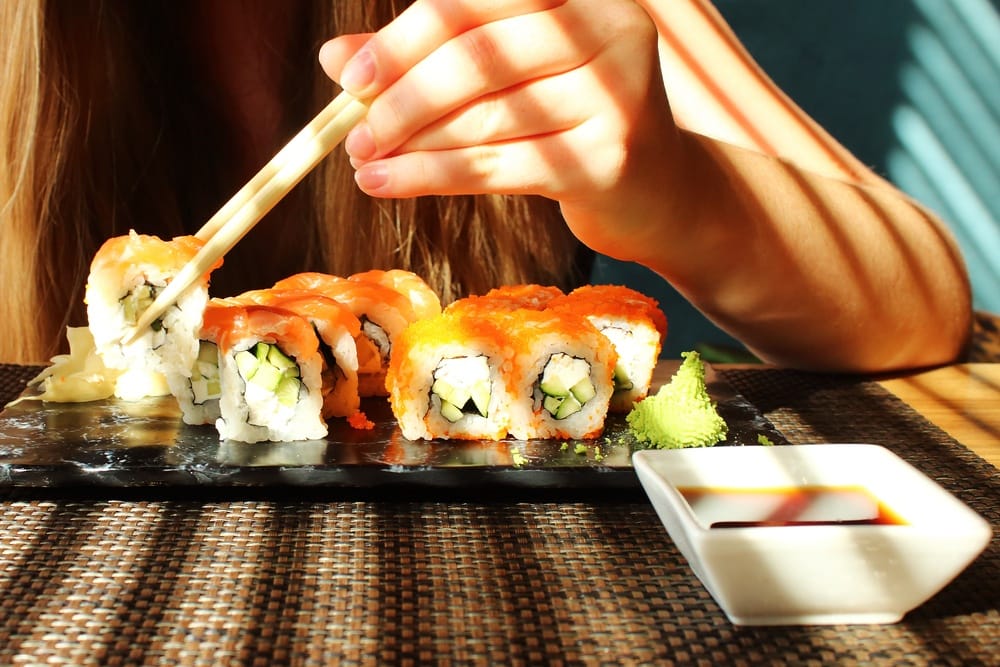 Aturan Makan Sushi Yang Harus Kamu Tau Biar Nggak Malu-Maluin