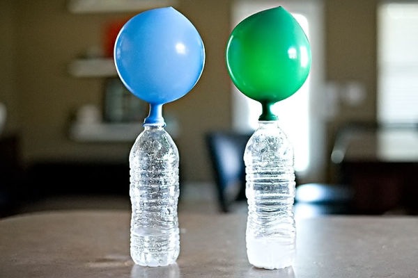 Percobaan Sains Sederhana Membuat Balon Mengembang Sendiri