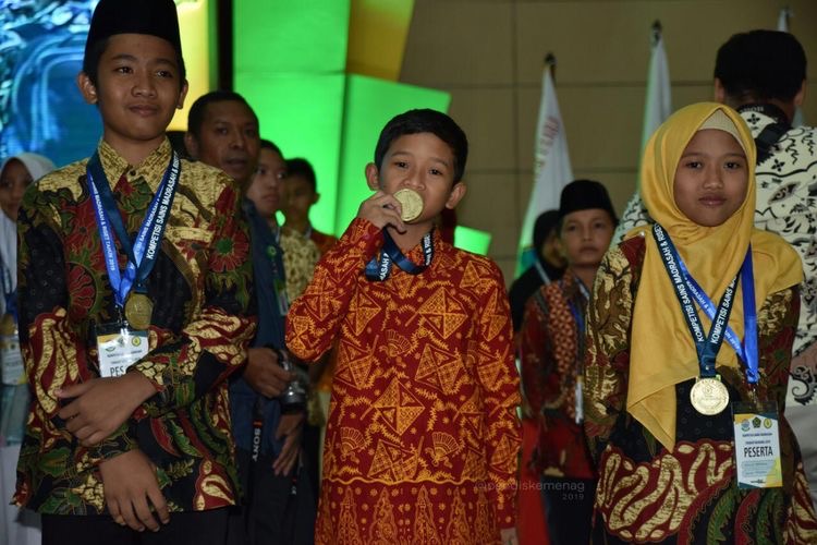 Jawa Timur Raih Gelar Juara Umum Kompetisi Sains Madrasah 2019