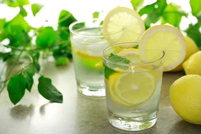 5 Mitos Seputar Air Lemon yang Belum Banyak Diketahui. Tak Semua Manfaatnya Bisa Kamu Yakini
