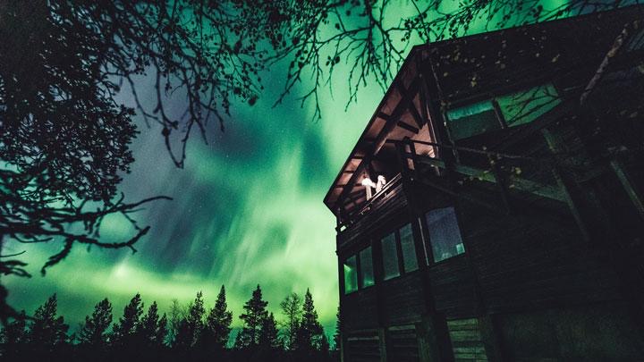 Menikmati Keindahan Aurora Borealis di Langit Finlandia