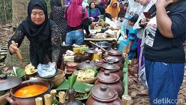 Melestarikan Kuliner Tradisional Banyuwnagi Lewat Pasar Wit-Witan