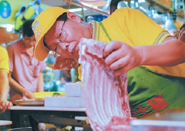 Diejek Jualan Daging di Pasar, Kini Penghasilan Pria Ini Capai Rp 3,6 Triliun