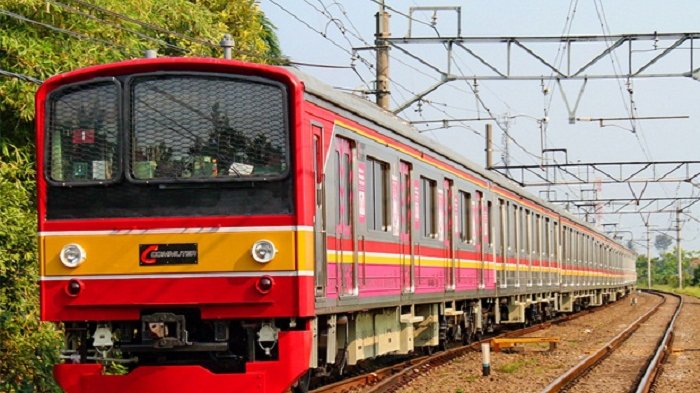 Inilah Perbedaan KRL dan Kereta Api Biasa