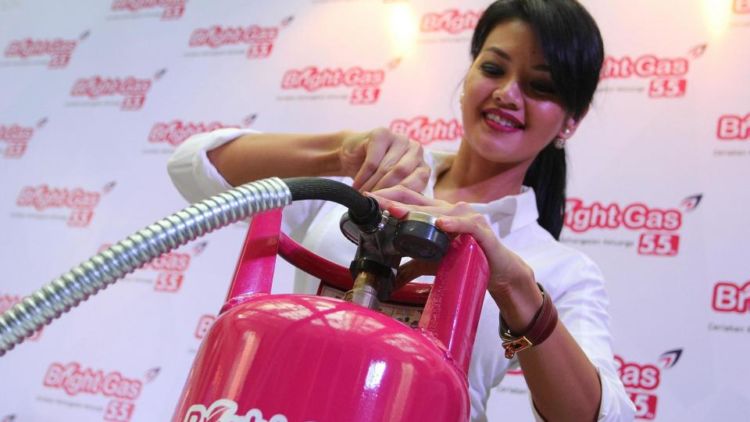 8 Langkah Memasang Tabung Gas yang Benar dan Aman Tanpa Mengandalkan Bantuan Para Pria