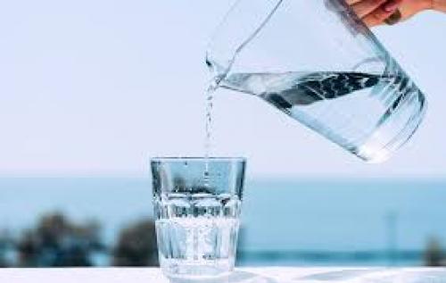 10 Manfaat Air Putih Untuk Kesehatan dan Kecantikan