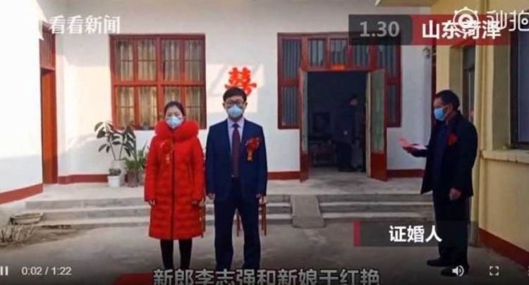 Kisah Haru Dokter di Tiongkok yang Nikah 10 Menit dan Dihadiri 5 Orang Saja Demi Pasien Corona