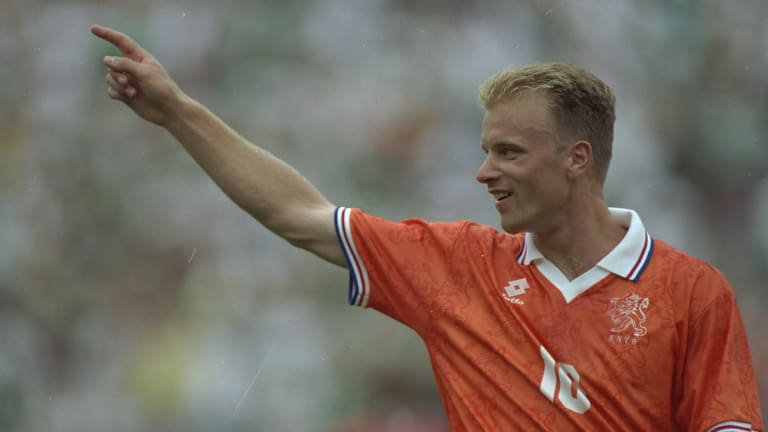 Tips Latihan Kontrol Bola Pakai Dinding dari Legenda Sepak Bola Belanda