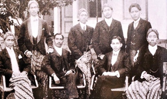 Kongres pertama Budi Utomo dilaksanakan pada tanggal 3-5 Oktober 1908 di