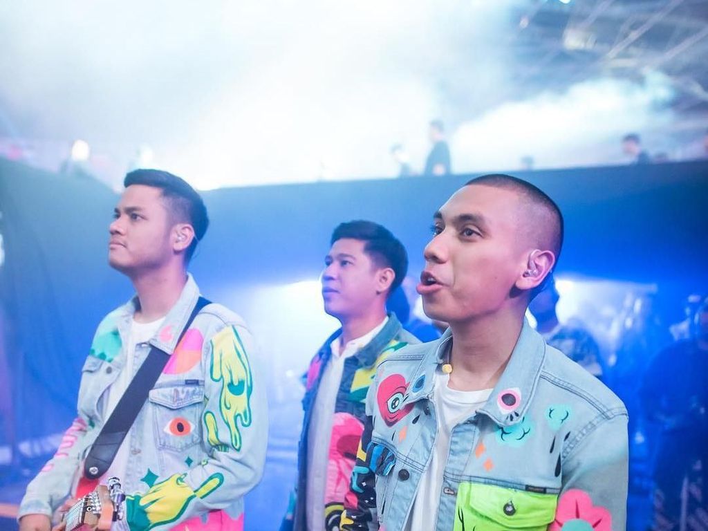 Lirik Lagu Salah Tingkah RAN